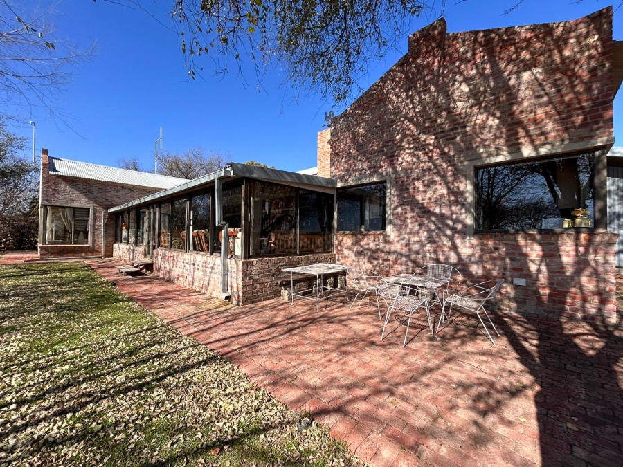 2 Bedroom Property for Sale in Potchefstroom Rural North West